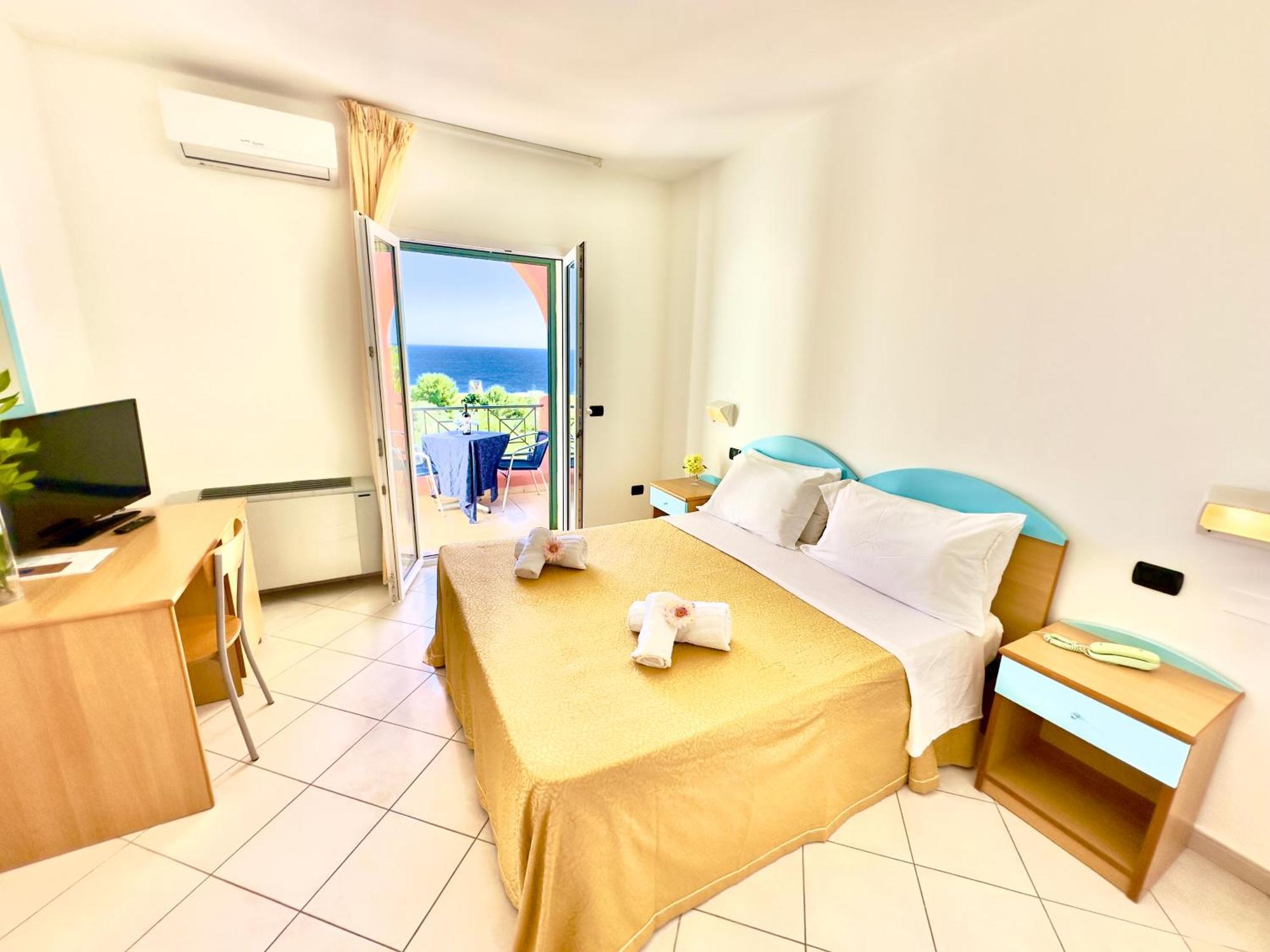 Hotel Alizé Santa Cesarea Terme Kültér fotó