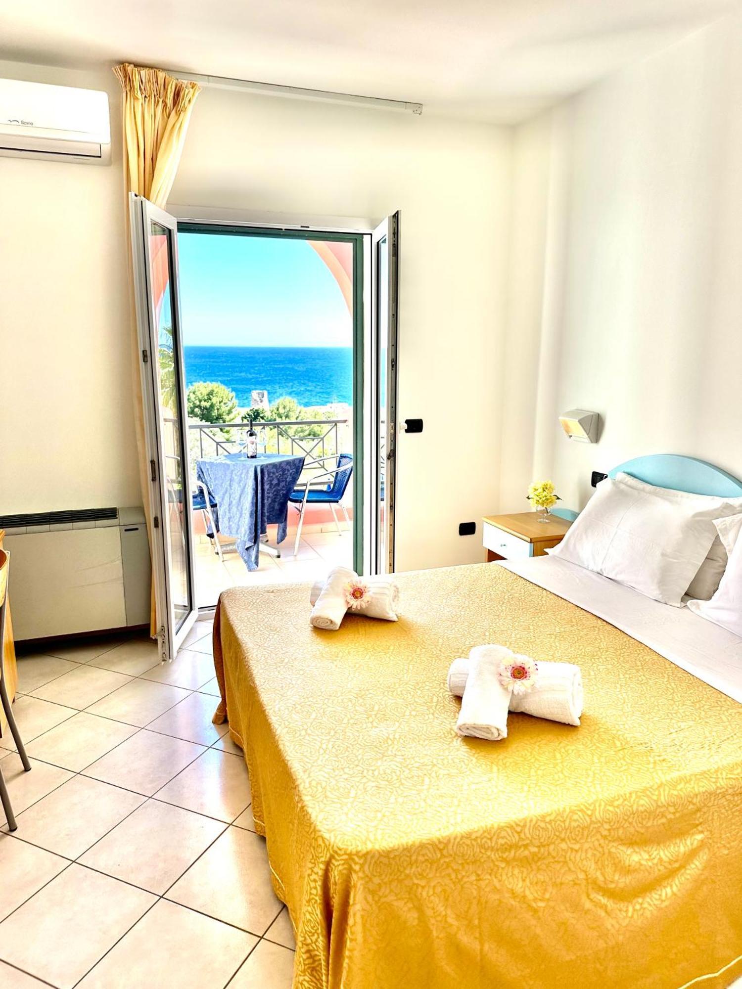 Hotel Alizé Santa Cesarea Terme Kültér fotó