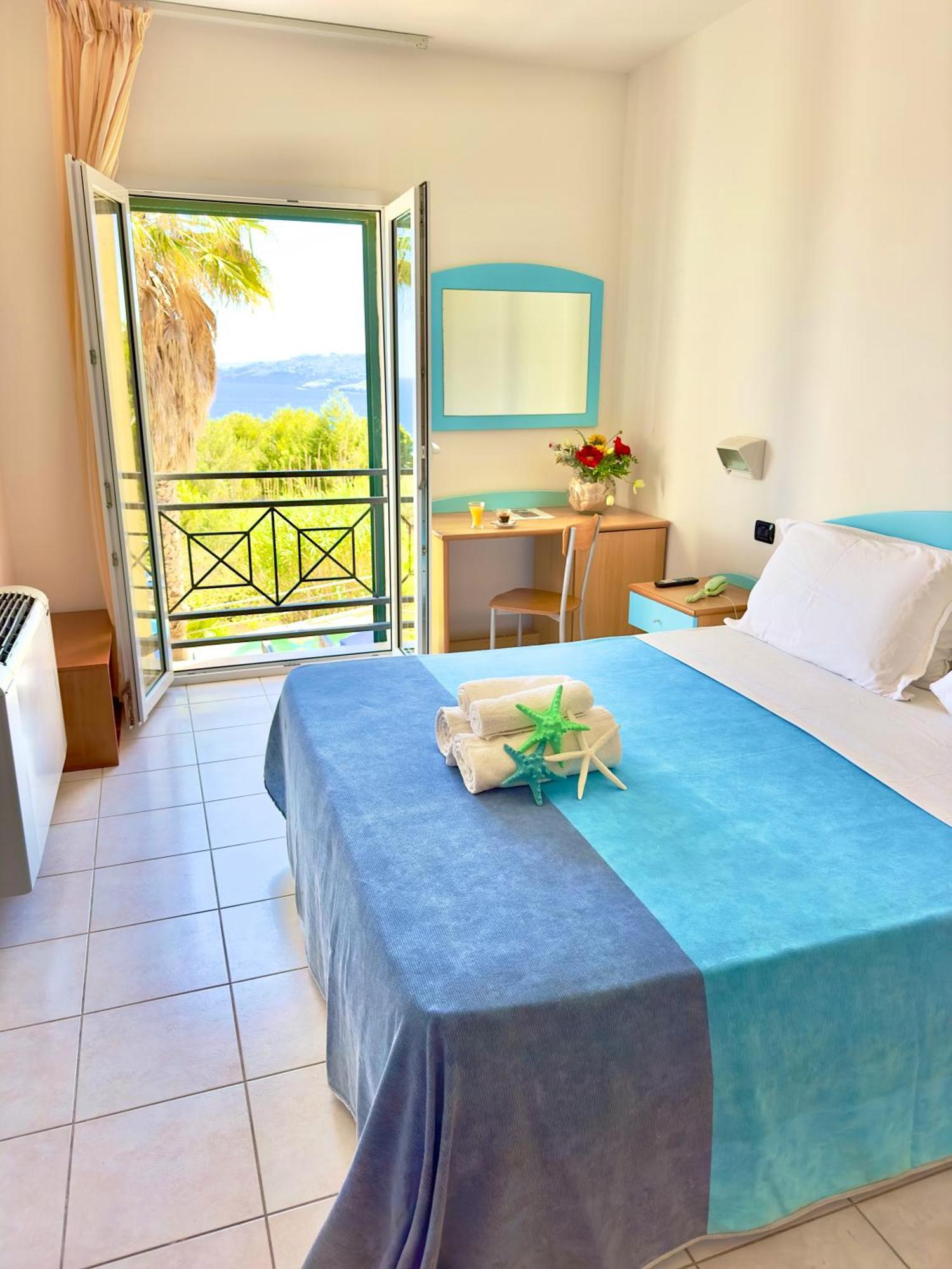 Hotel Alizé Santa Cesarea Terme Kültér fotó