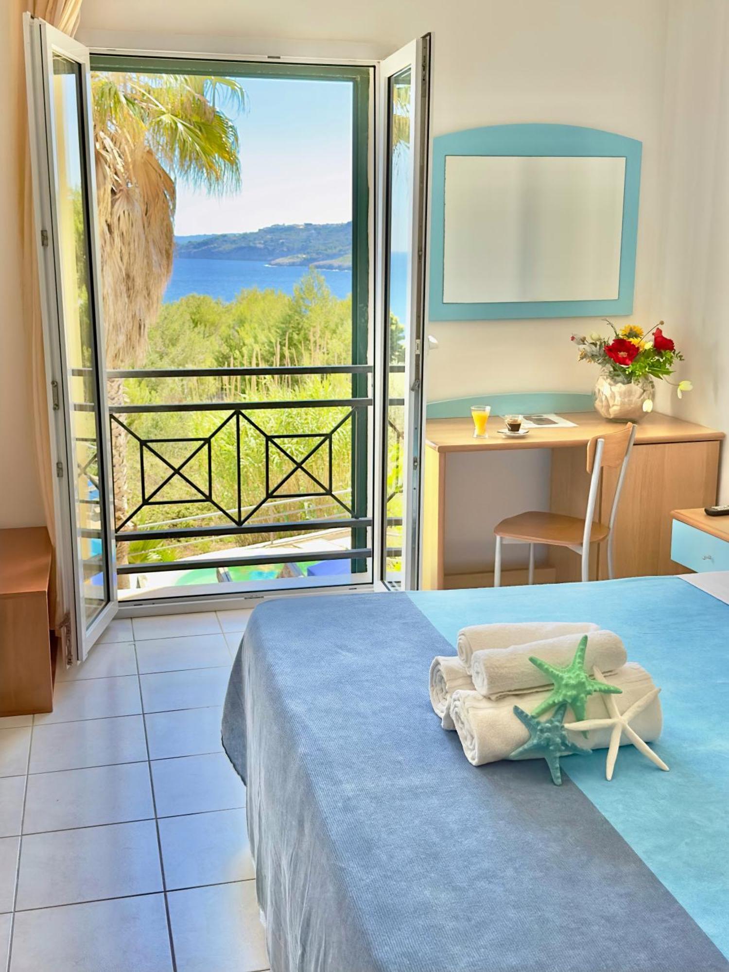 Hotel Alizé Santa Cesarea Terme Kültér fotó
